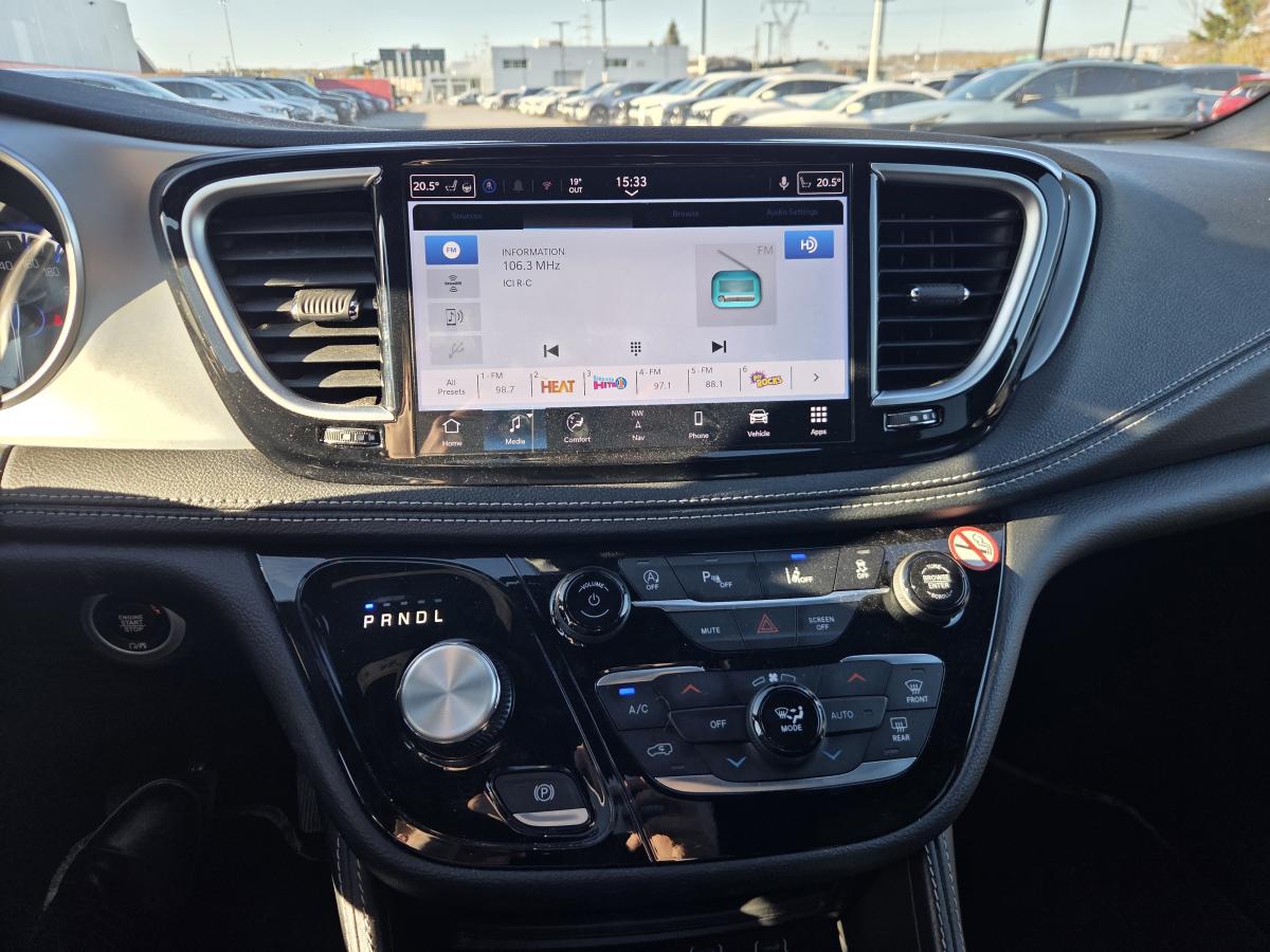 2025 Chrysler Pacifica - Image 20