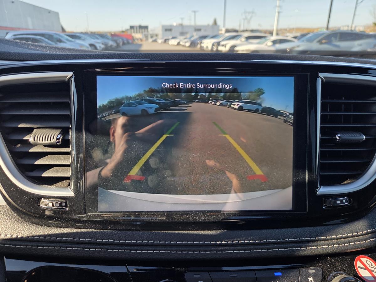 2025 Chrysler Pacifica - Image 21