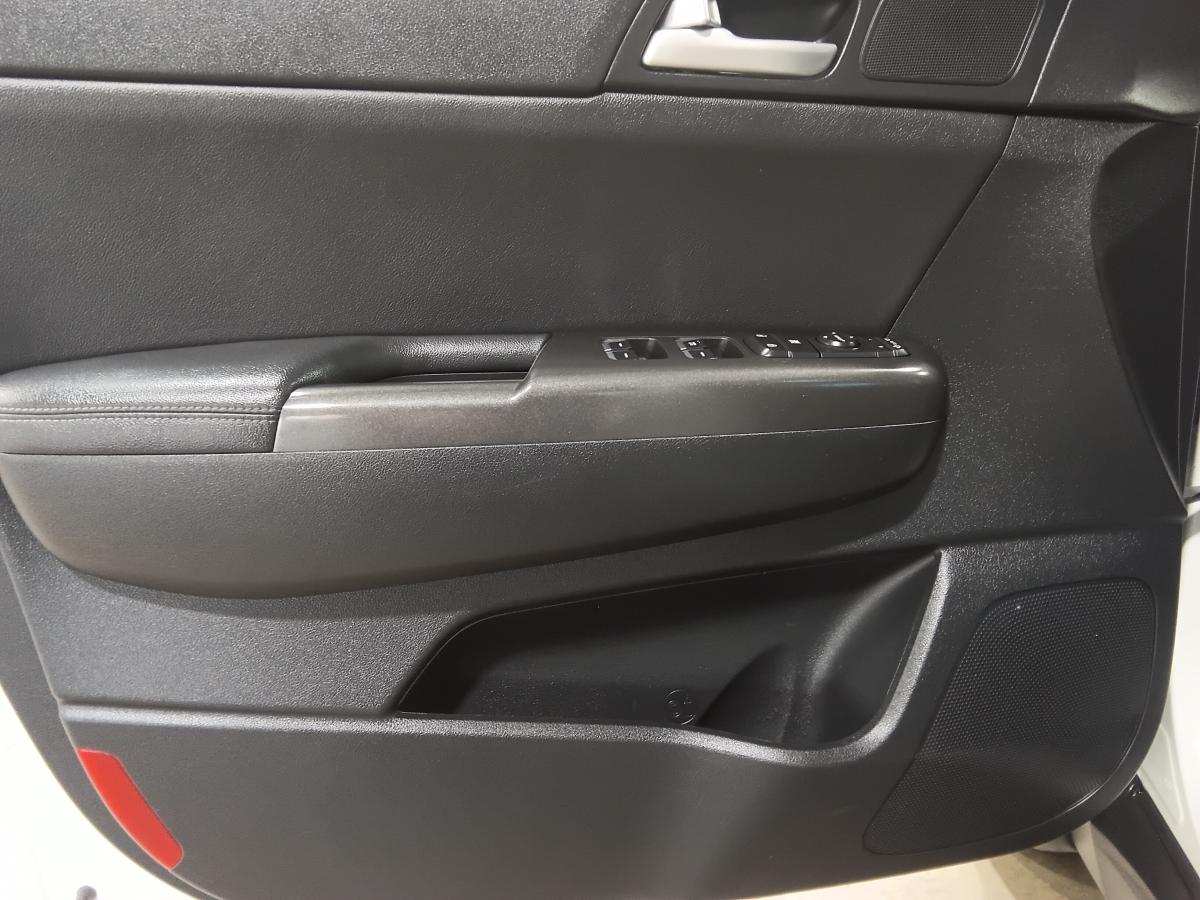 2020 Kia Sportage - Image 19