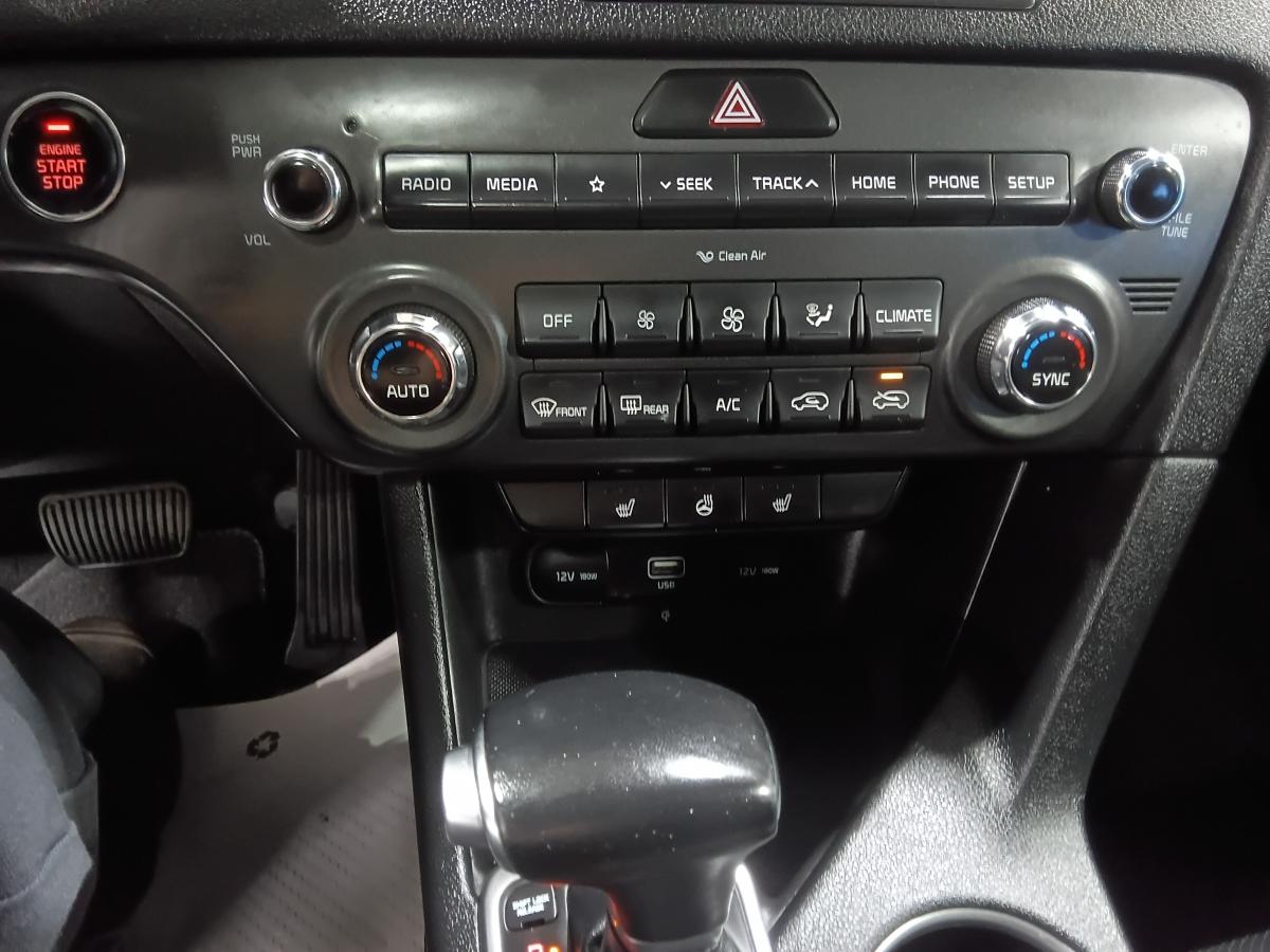 2020 Kia Sportage - Image 30