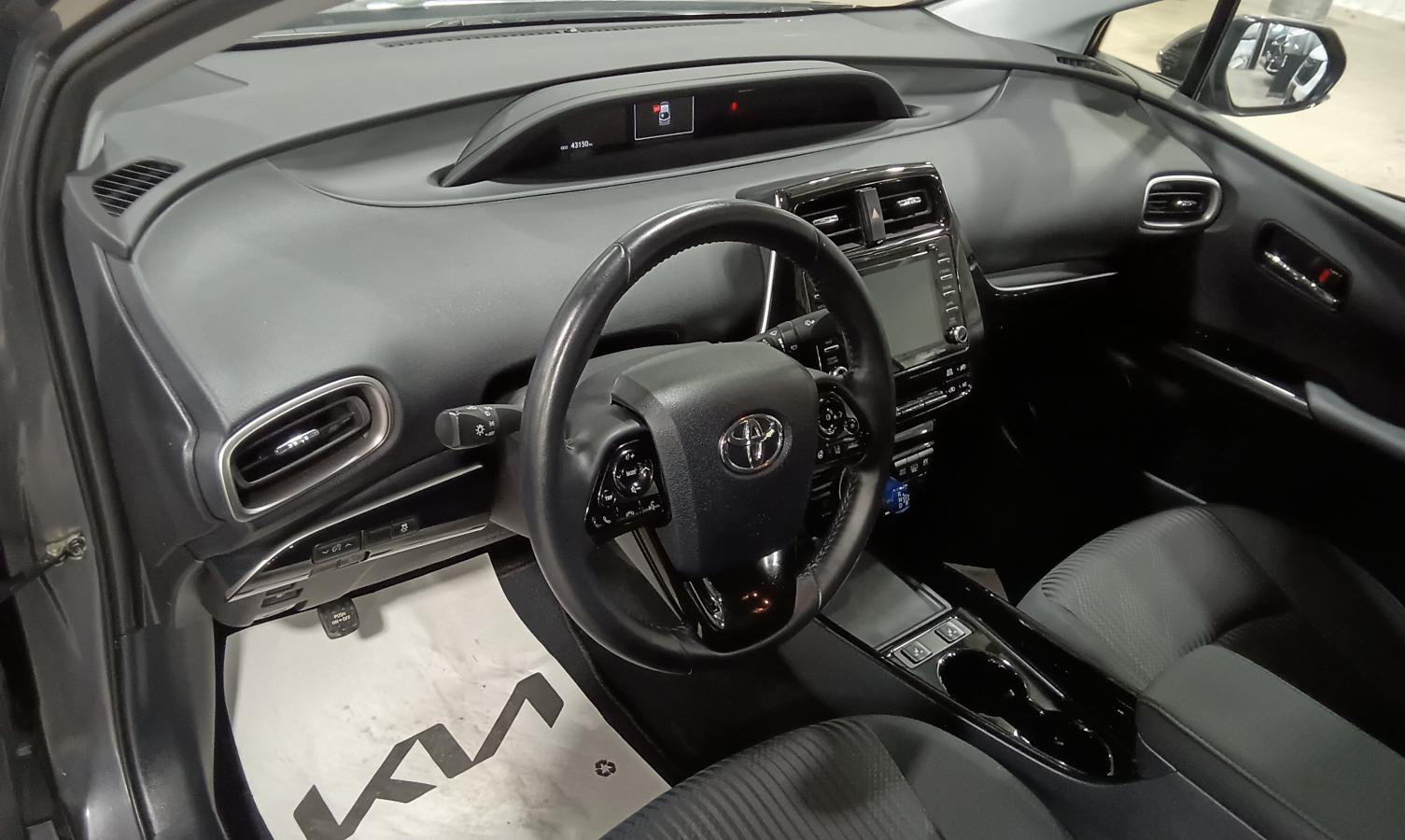 2022 Toyota Prius Prime - Image 14