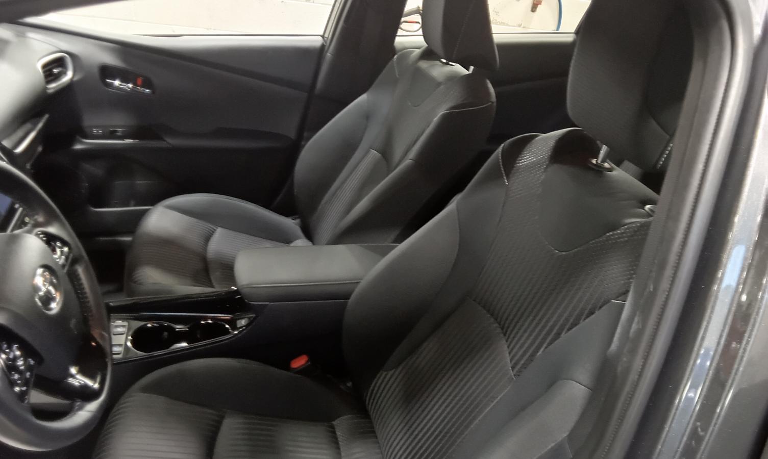 2022 Toyota Prius Prime - Image 21