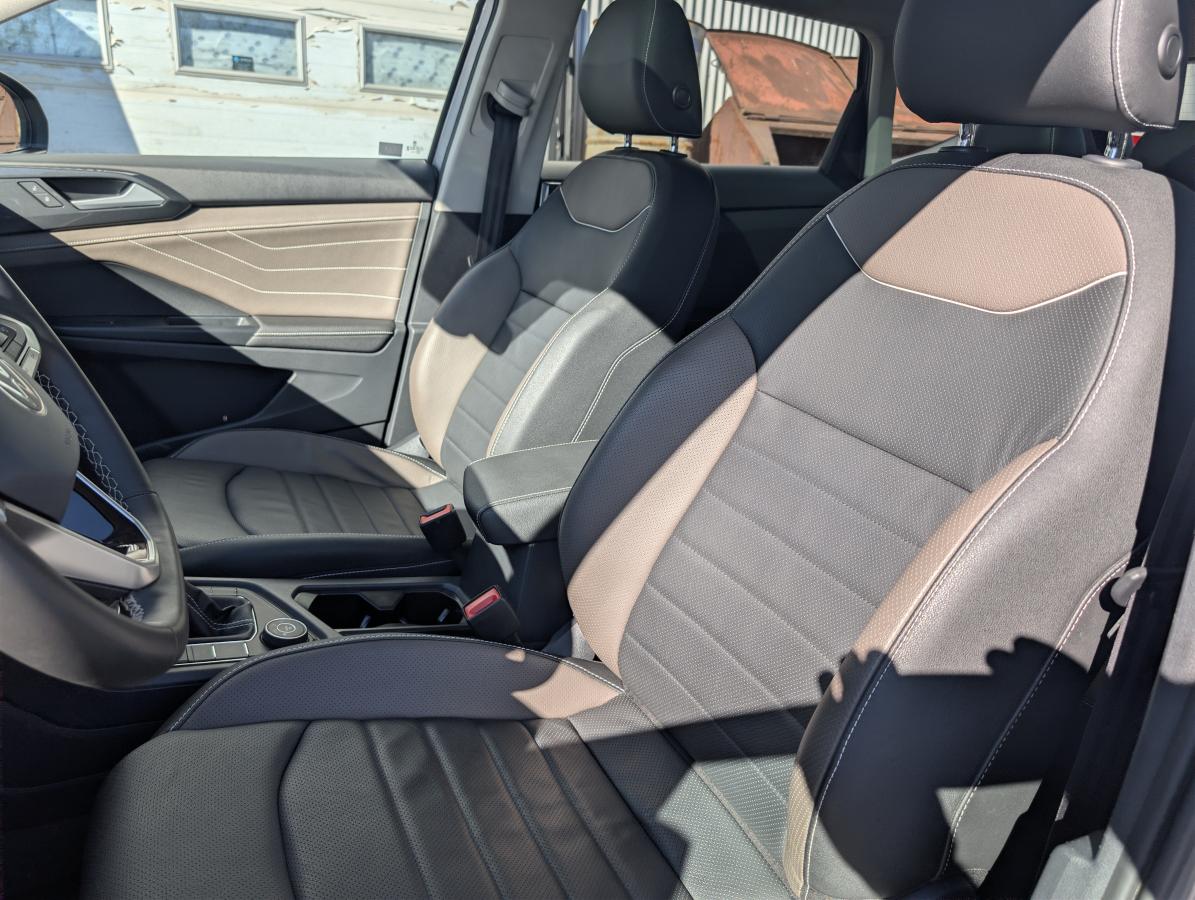2024 Volkswagen Taos - Image 20