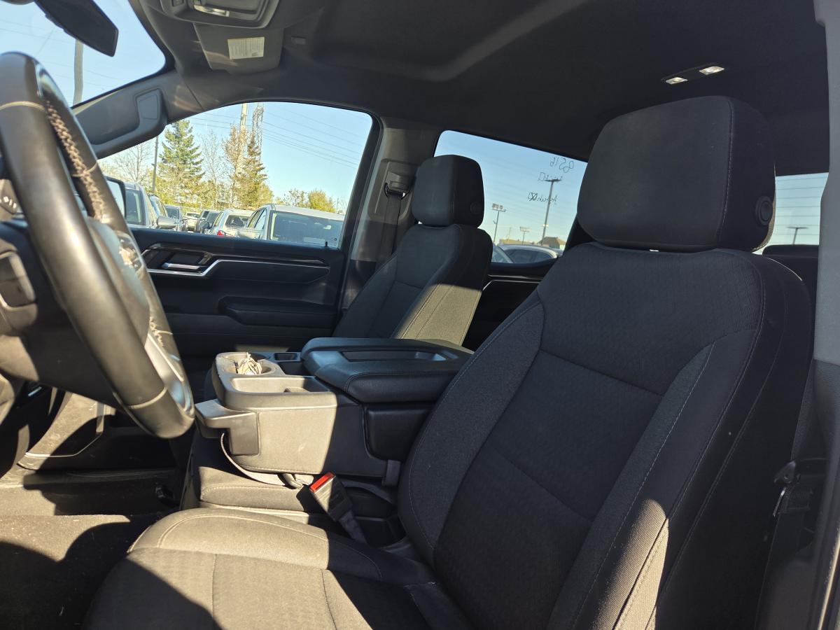 2025 Chevrolet Silverado 1500 - Image 15