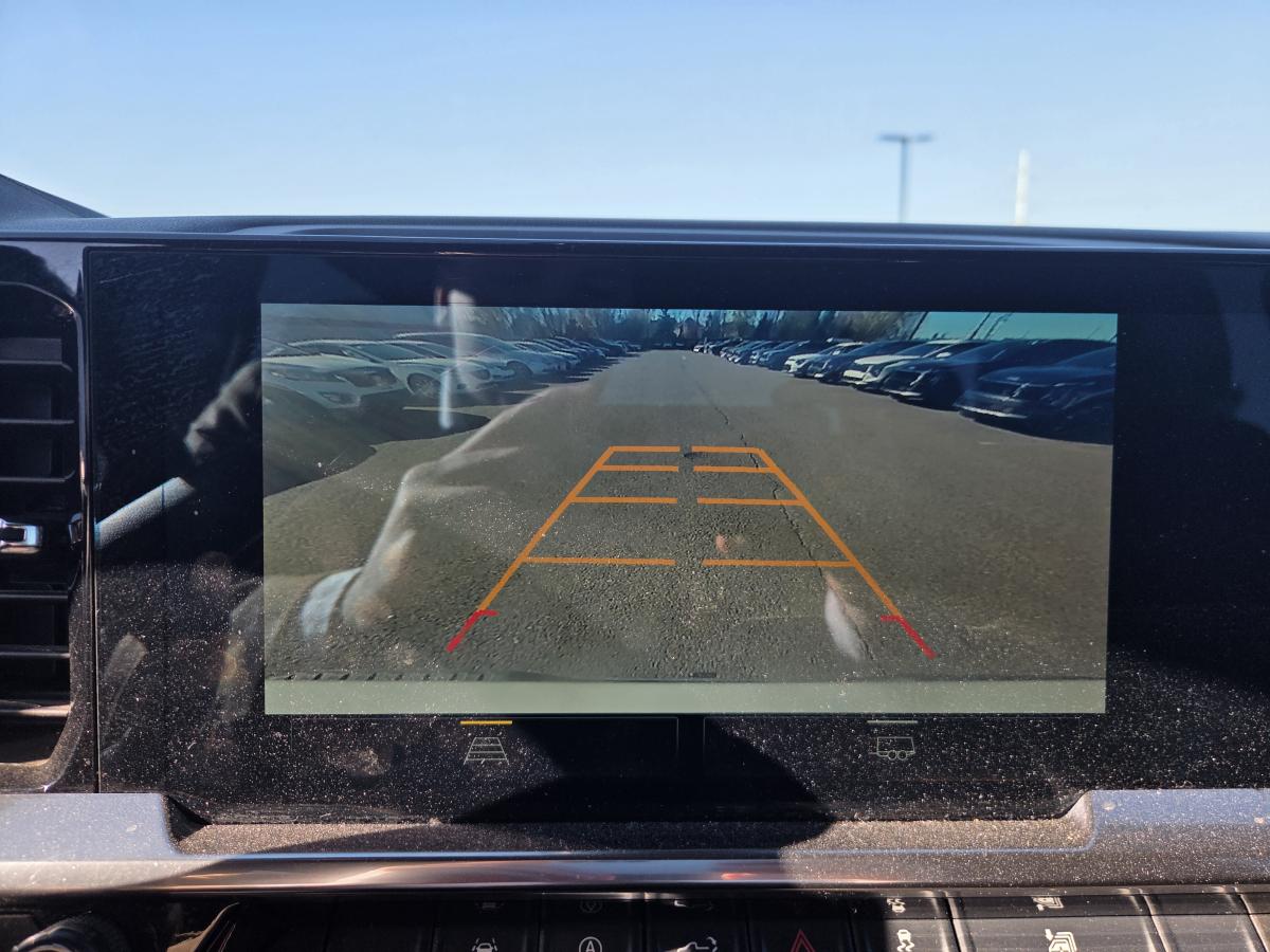 2025 Chevrolet Silverado 1500 - Image 22