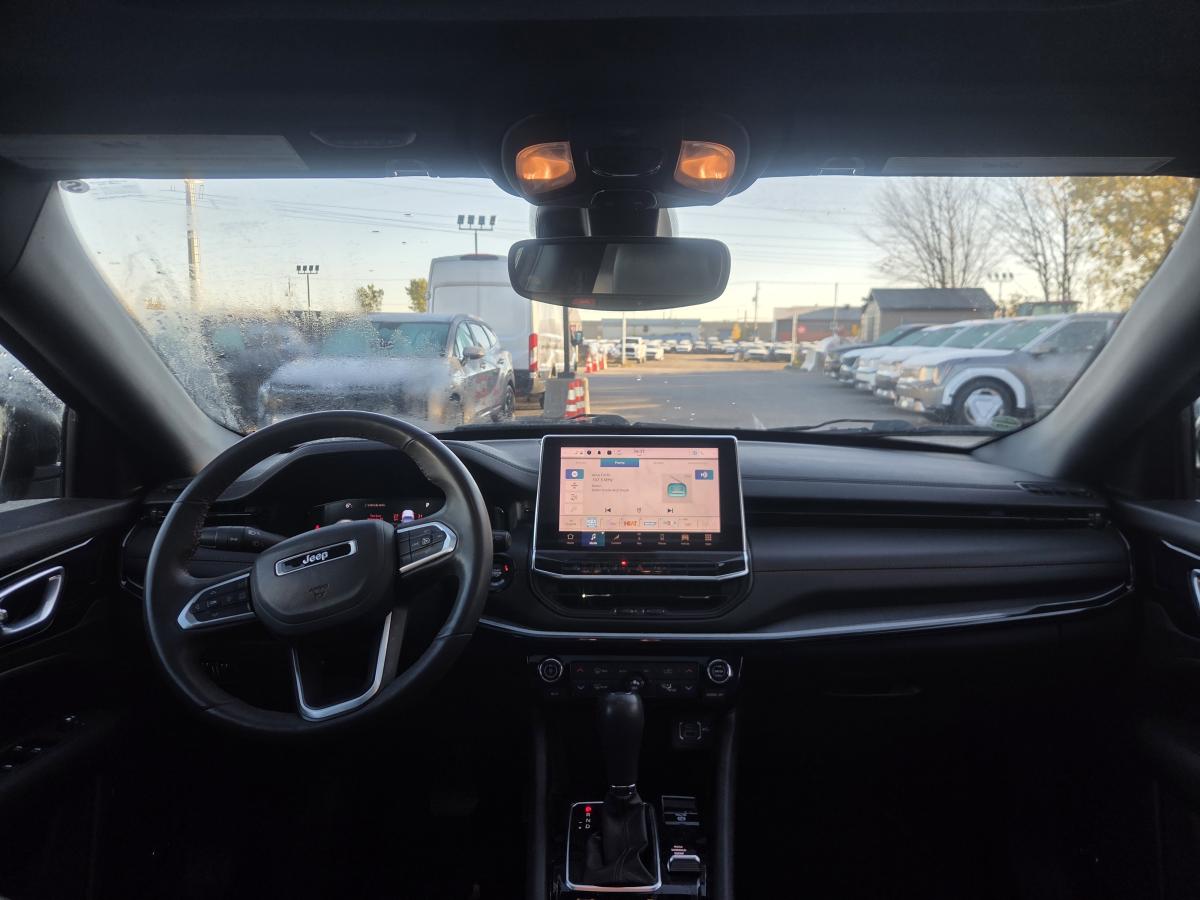 2024 Jeep Compass - Image 8