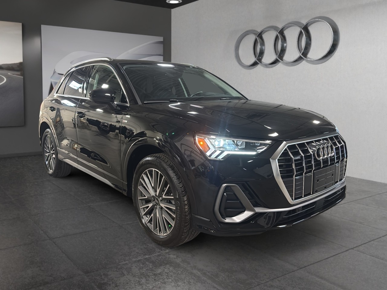 2023 Audi Q3 - Image 2
