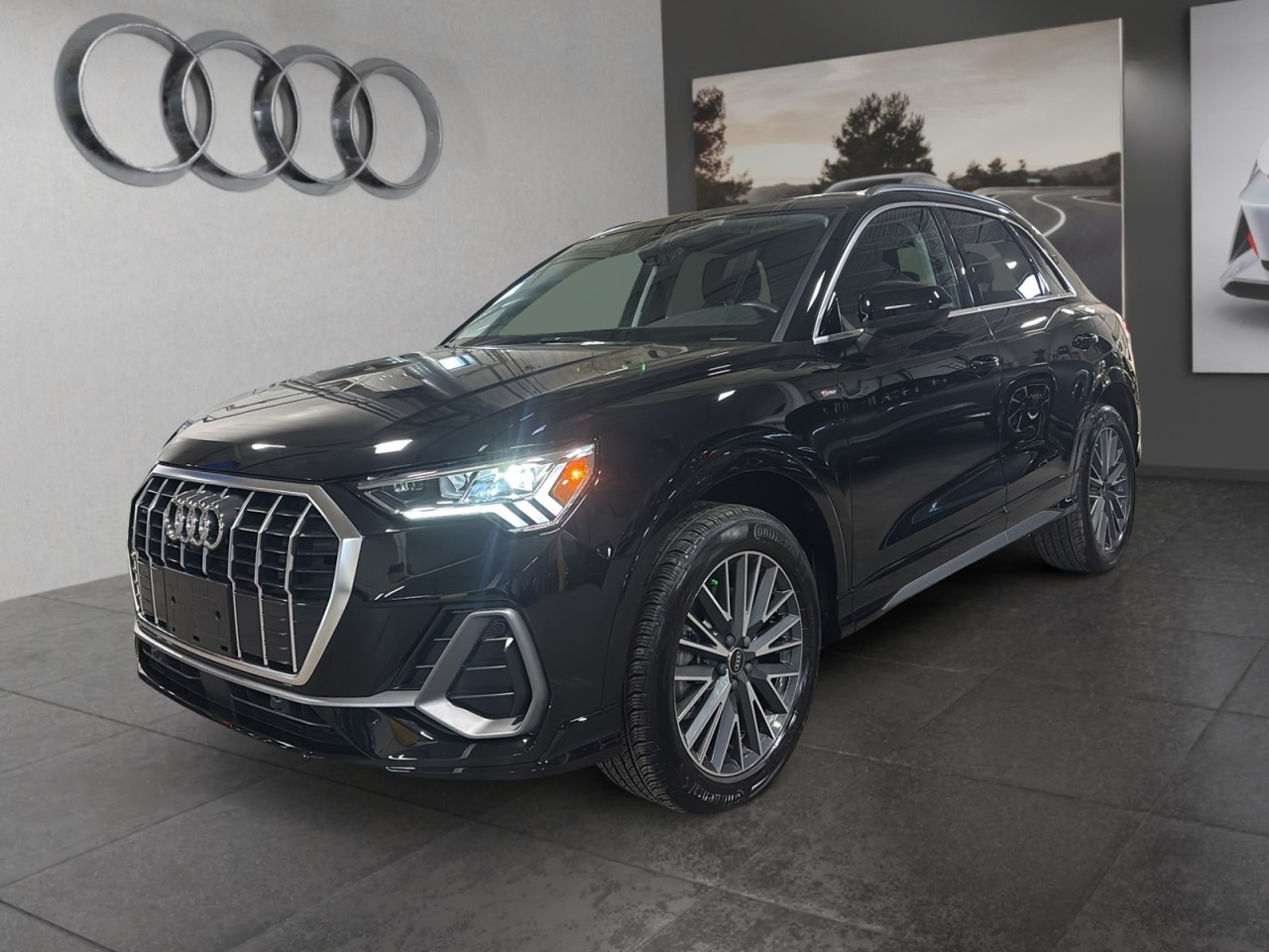 2023 Audi Q3 - Image 3