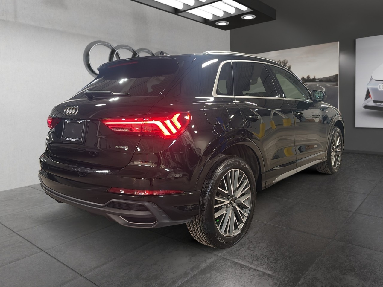 2023 Audi Q3 - Image 5