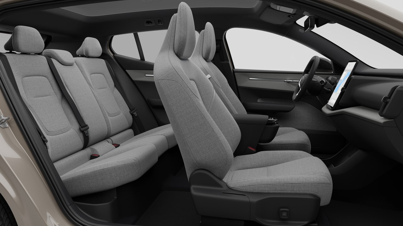 2026 Volvo EX30 - Image 13