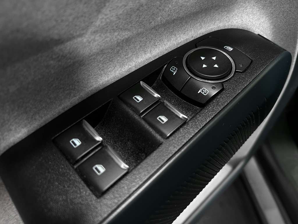2023 Ford Maverick - Image 7