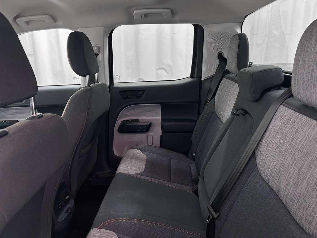 2023 Ford Maverick - Image 14