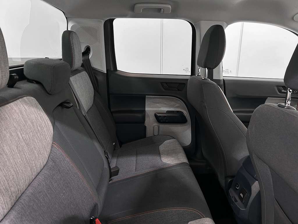 2023 Ford Maverick - Image 16