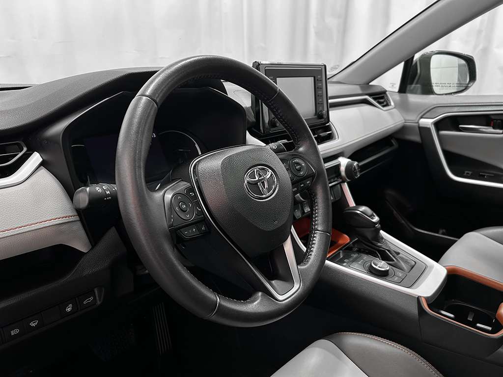 2022 Toyota Rav4 - Image 8