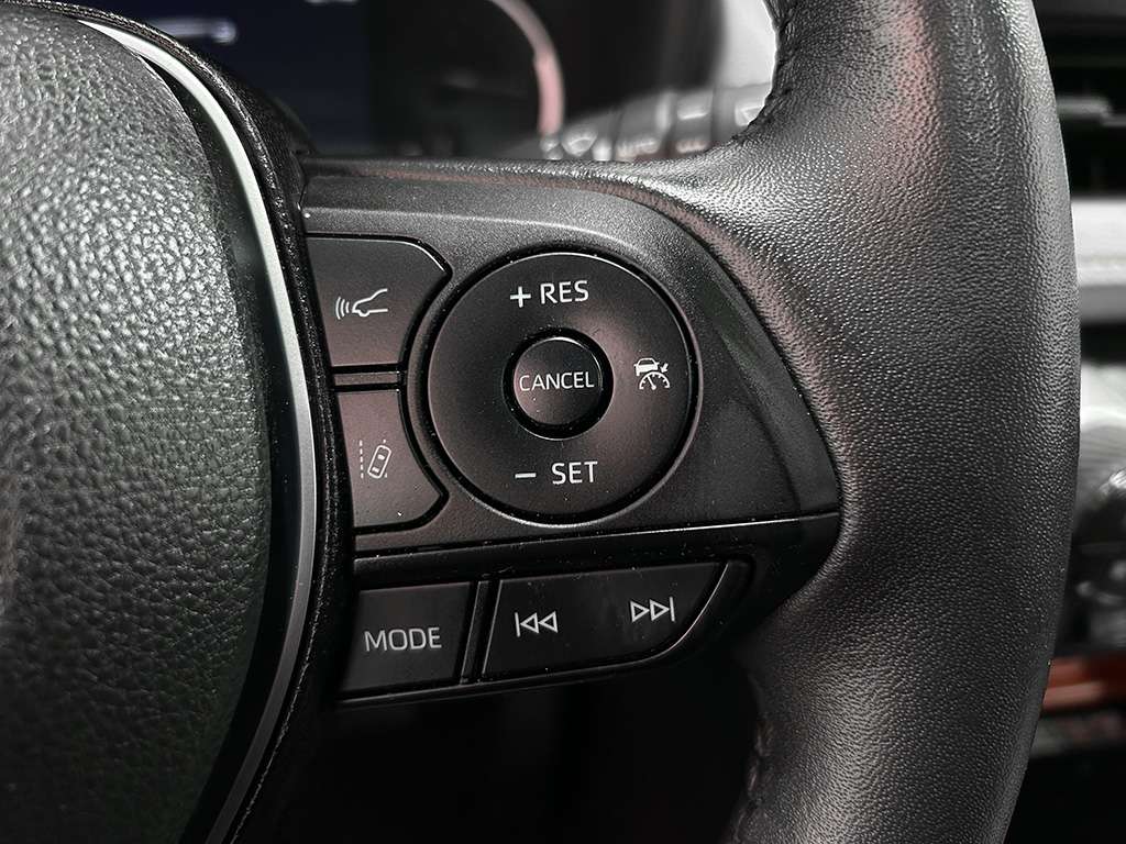 2022 Toyota Rav4 - Image 12