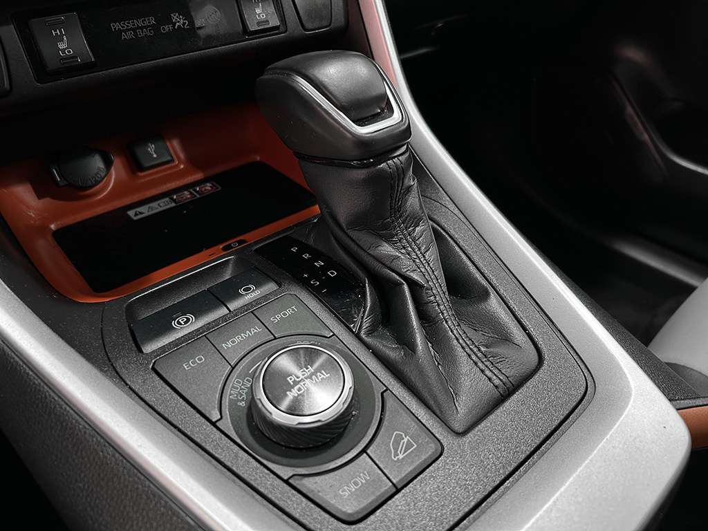 2022 Toyota Rav4 - Image 13