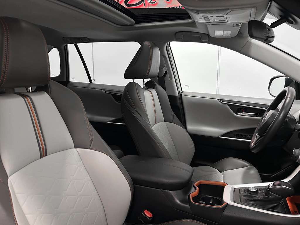 2022 Toyota Rav4 - Image 20