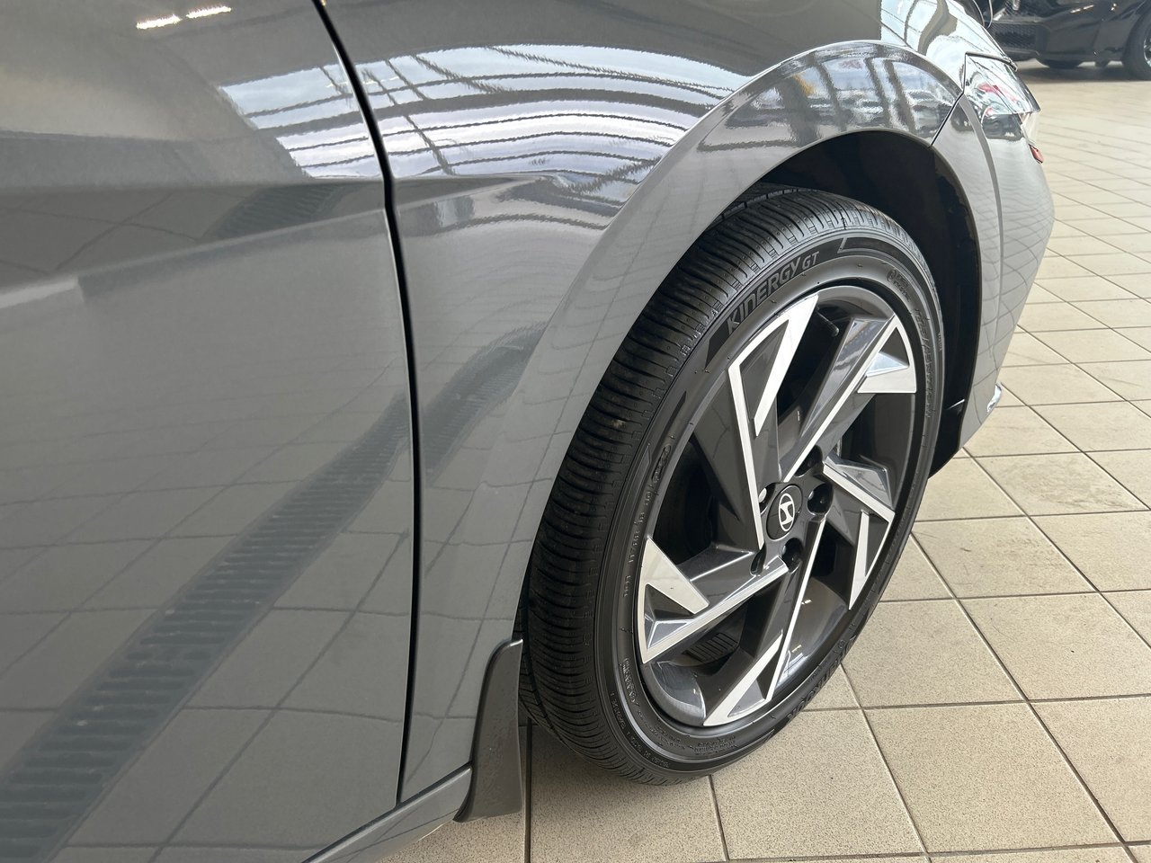 2024 Hyundai Elantra Hybrid - Image 15