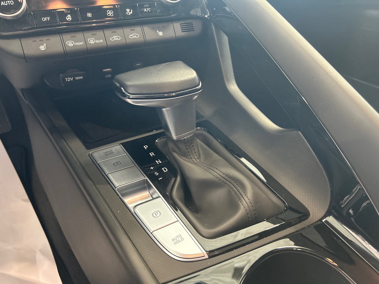 2024 Hyundai Elantra Hybrid - Image 23