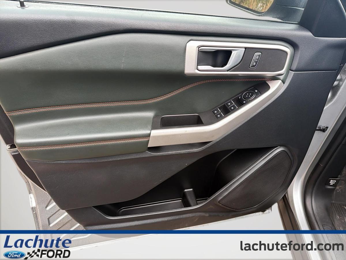 2023 Ford Explorer - Image 12