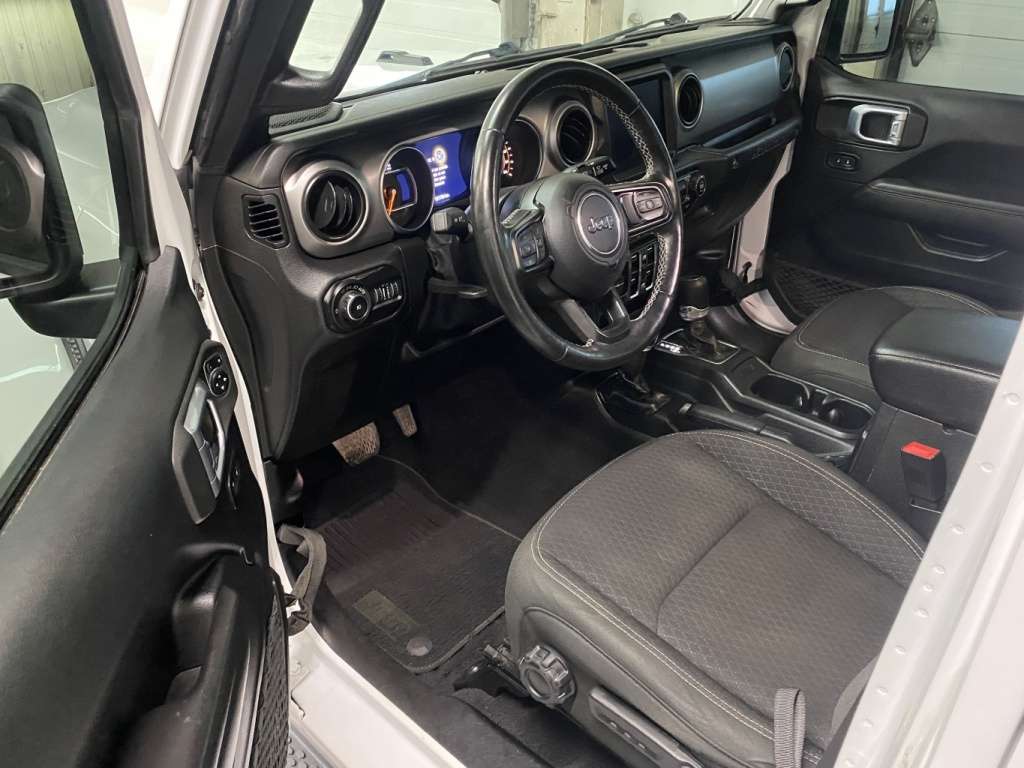 2021 Jeep Wrangler - Image 13