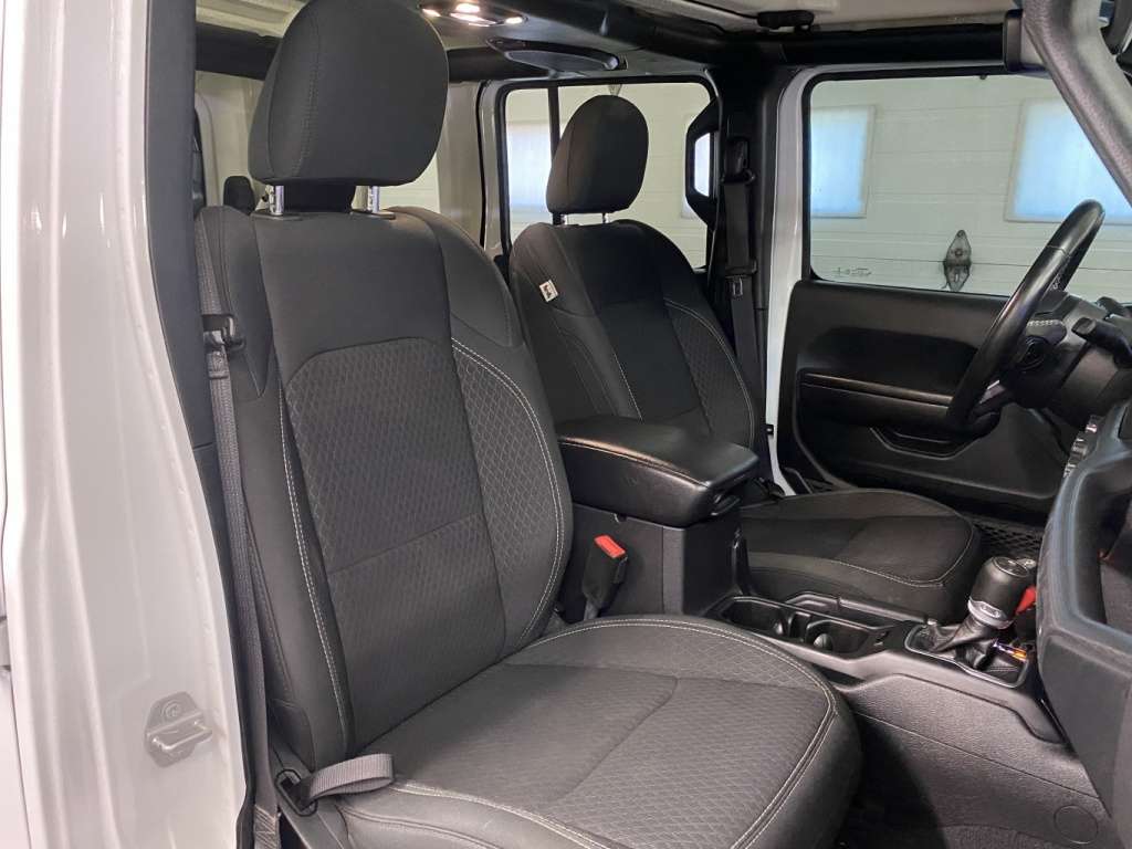 2021 Jeep Wrangler - Image 16
