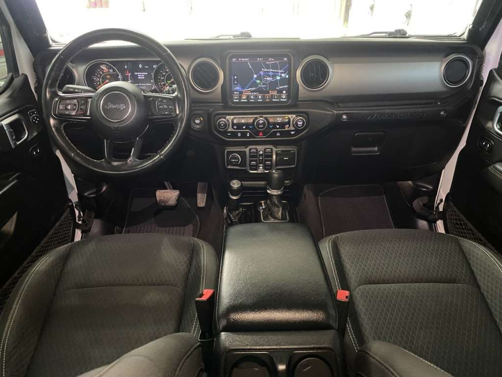 2021 Jeep Wrangler - Image 18