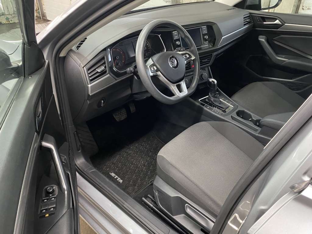 2021 Volkswagen Jetta - Image 13