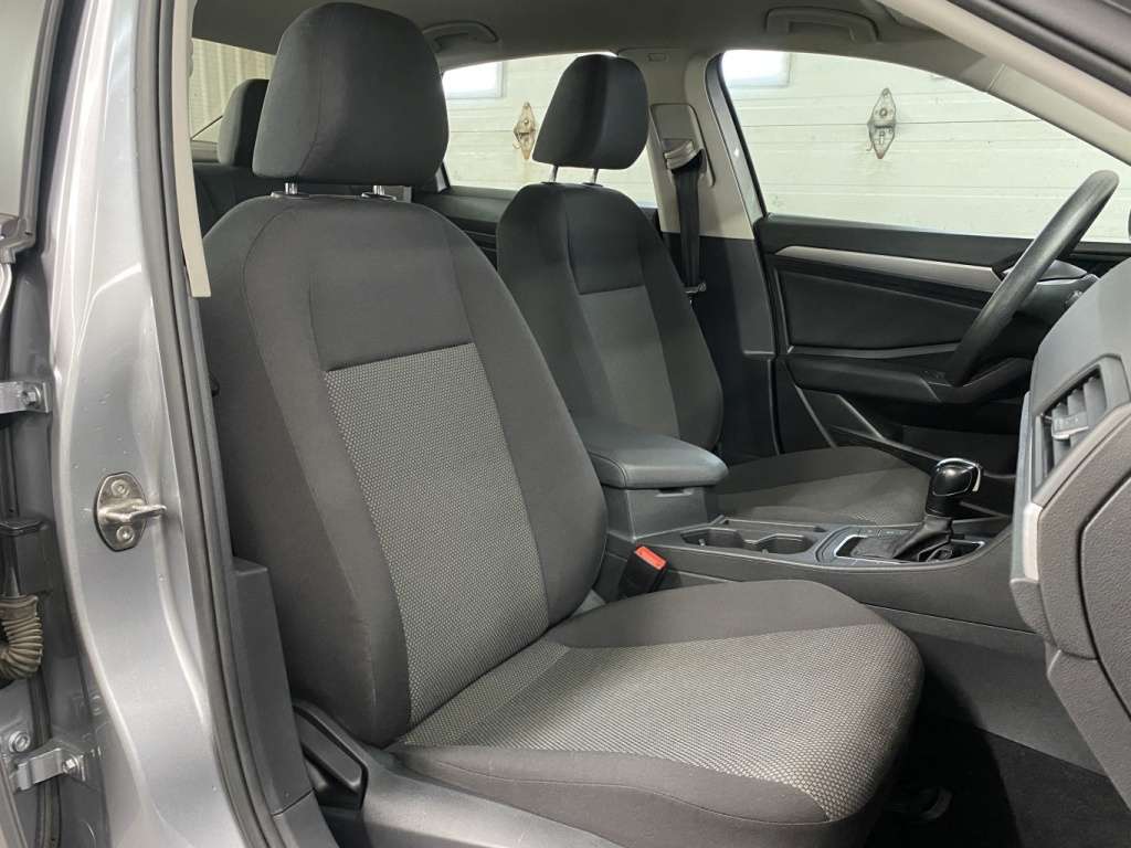 2021 Volkswagen Jetta - Image 16