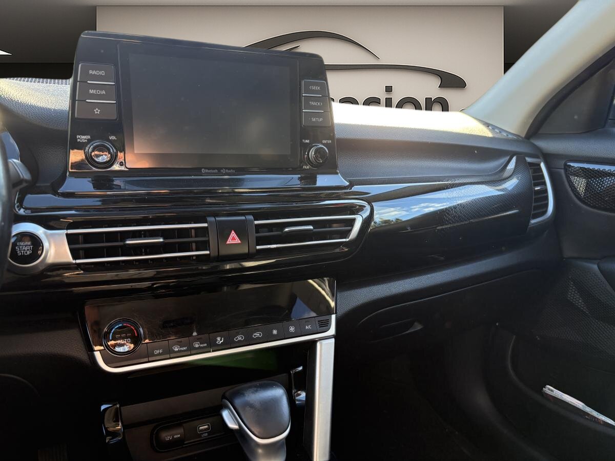 2021 Kia Seltos - Image 10