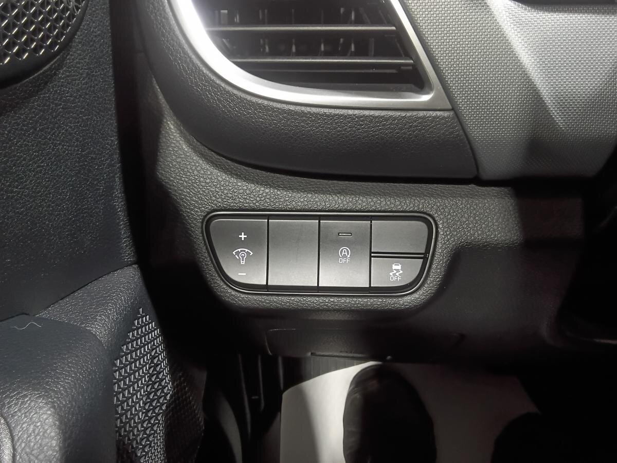2024 Kia Seltos - Image 25