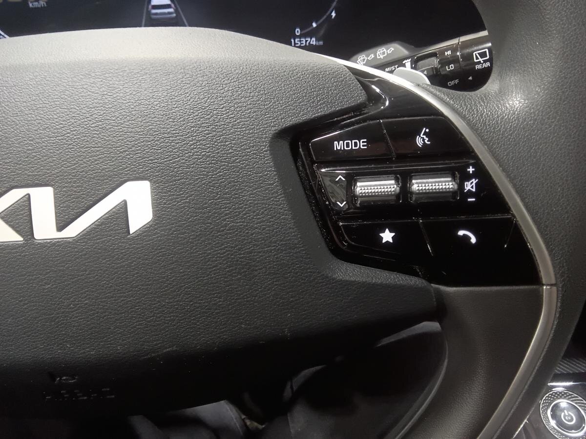 2025 Kia Niro - Image 18