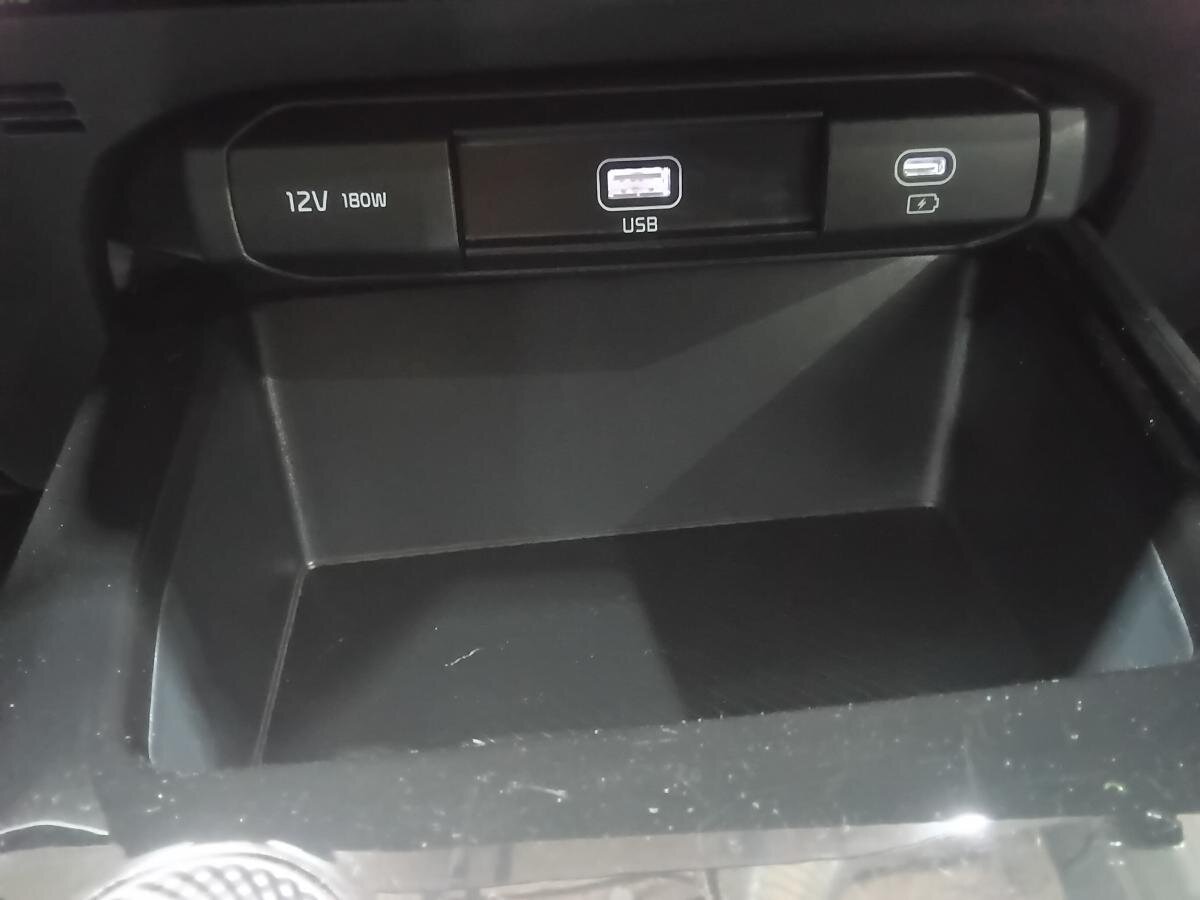 2025 Kia Niro - Image 31
