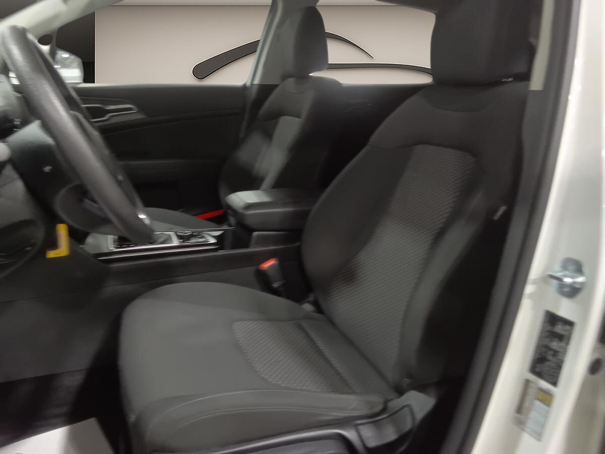 2024 Kia Sportage - Image 24