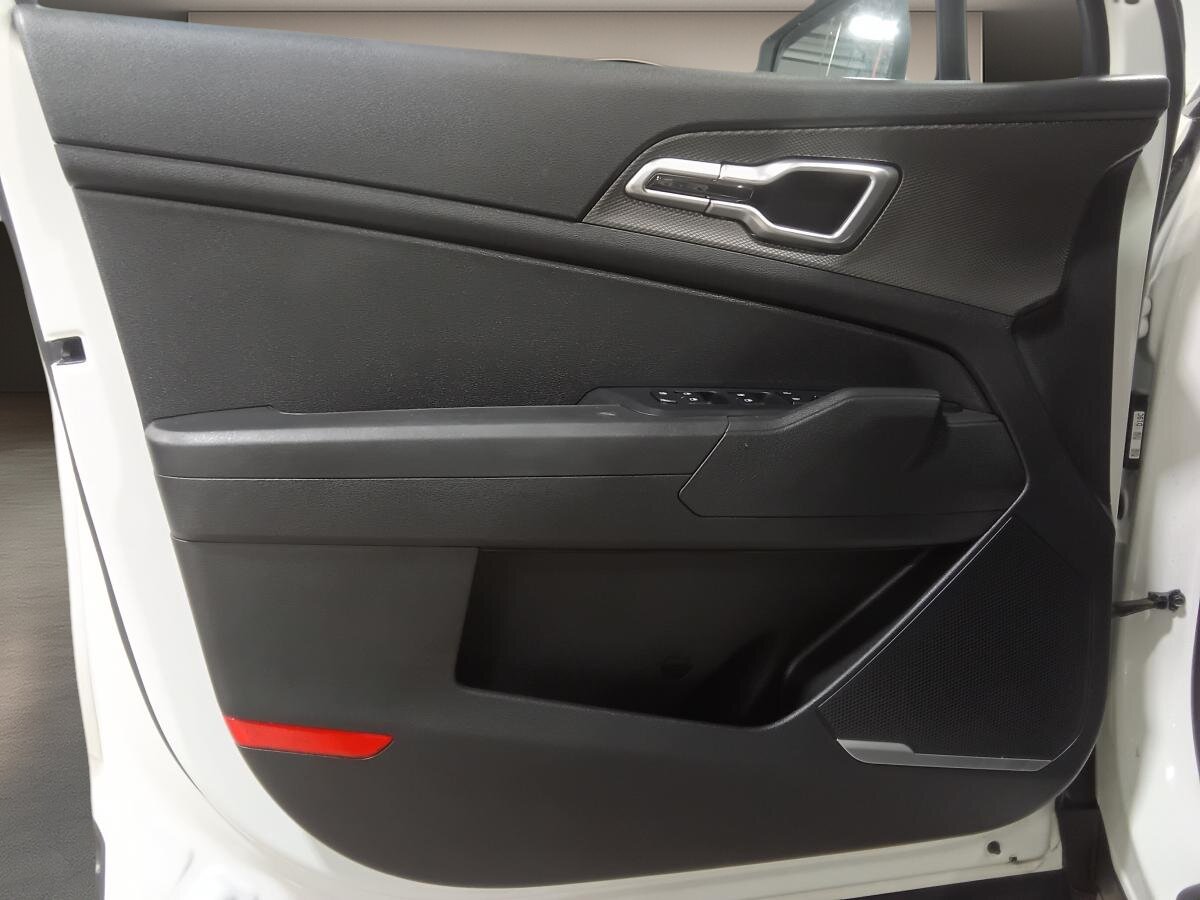 2024 Kia Sportage - Image 25