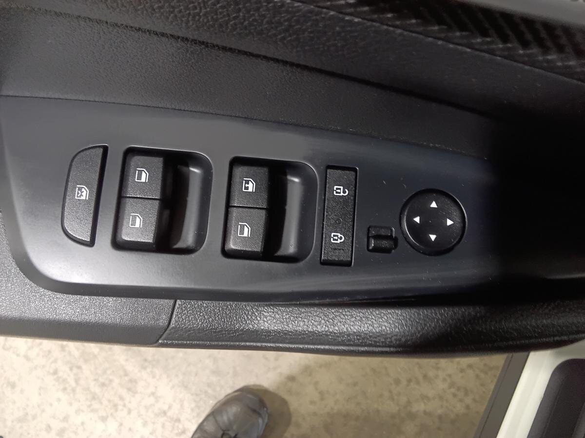 2024 Kia Sportage - Image 28