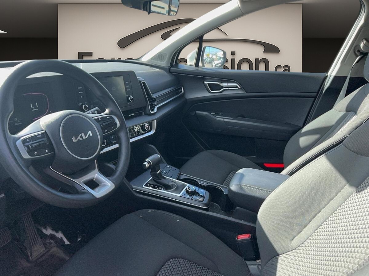 2023 Kia Sportage - Image 5