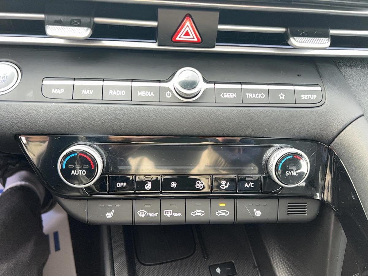 2025 Hyundai Elantra - Image 26