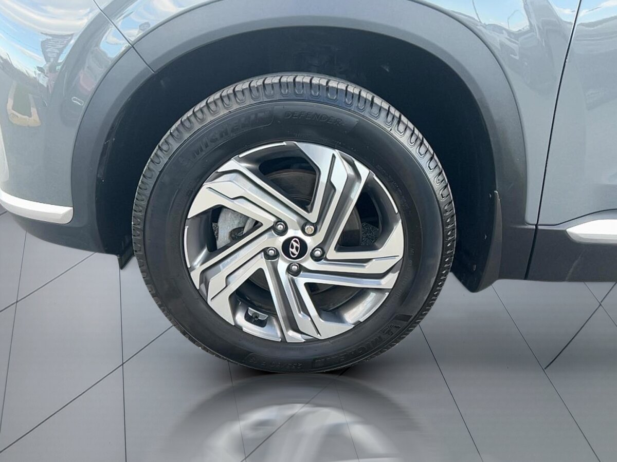 2023 Hyundai Santa Fe - Image 9