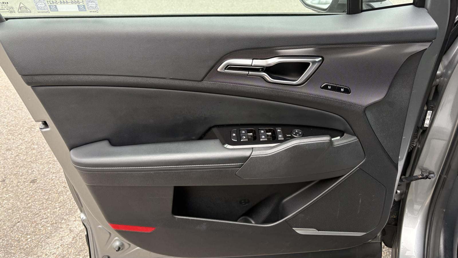 2023 Kia Sportage - Image 18