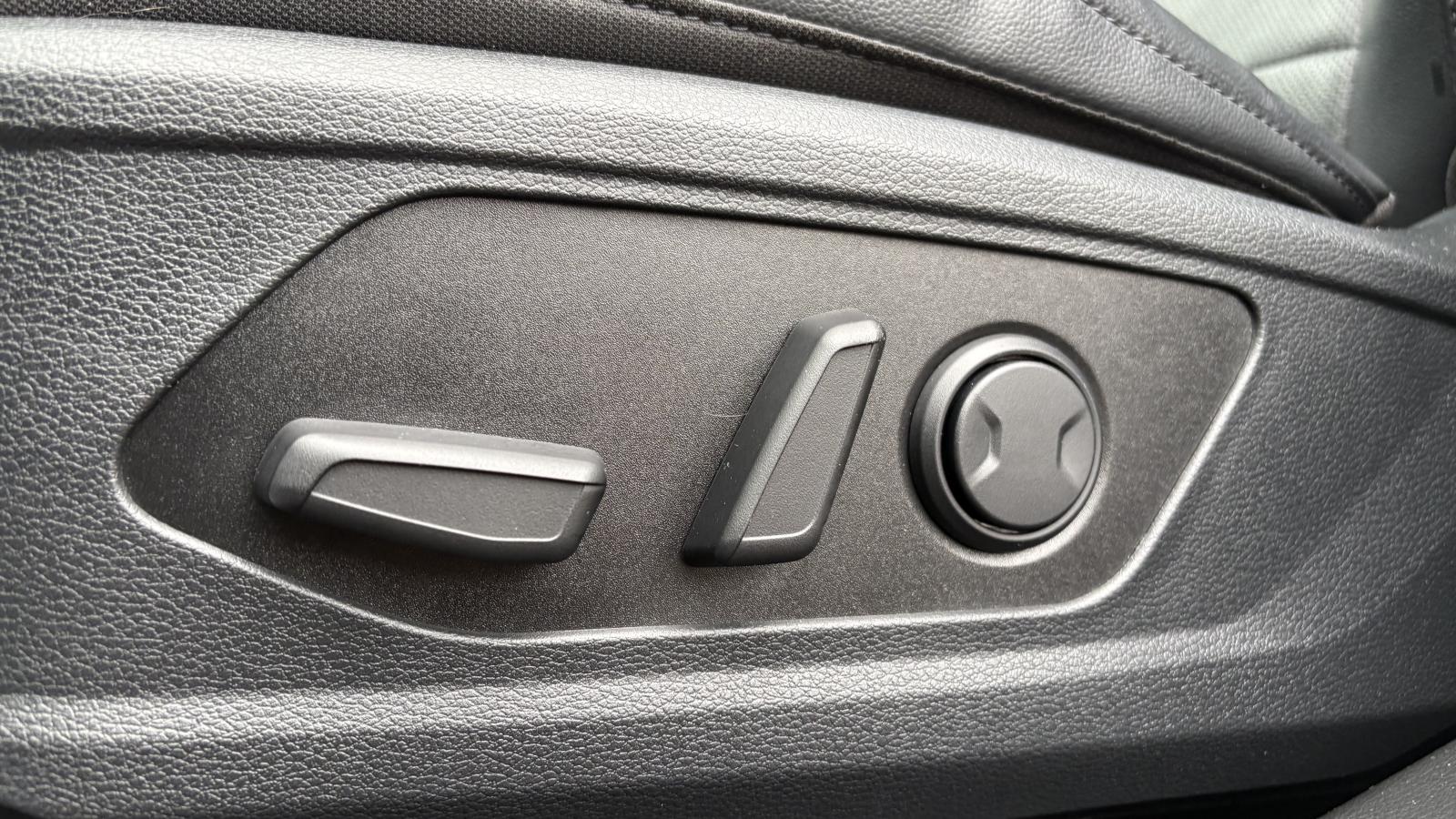 2023 Kia Sportage - Image 25