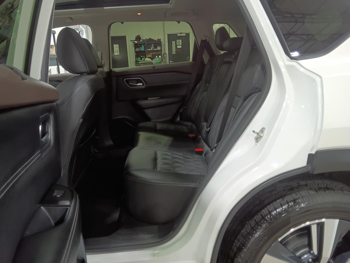 2023 Nissan Rogue - Image 8