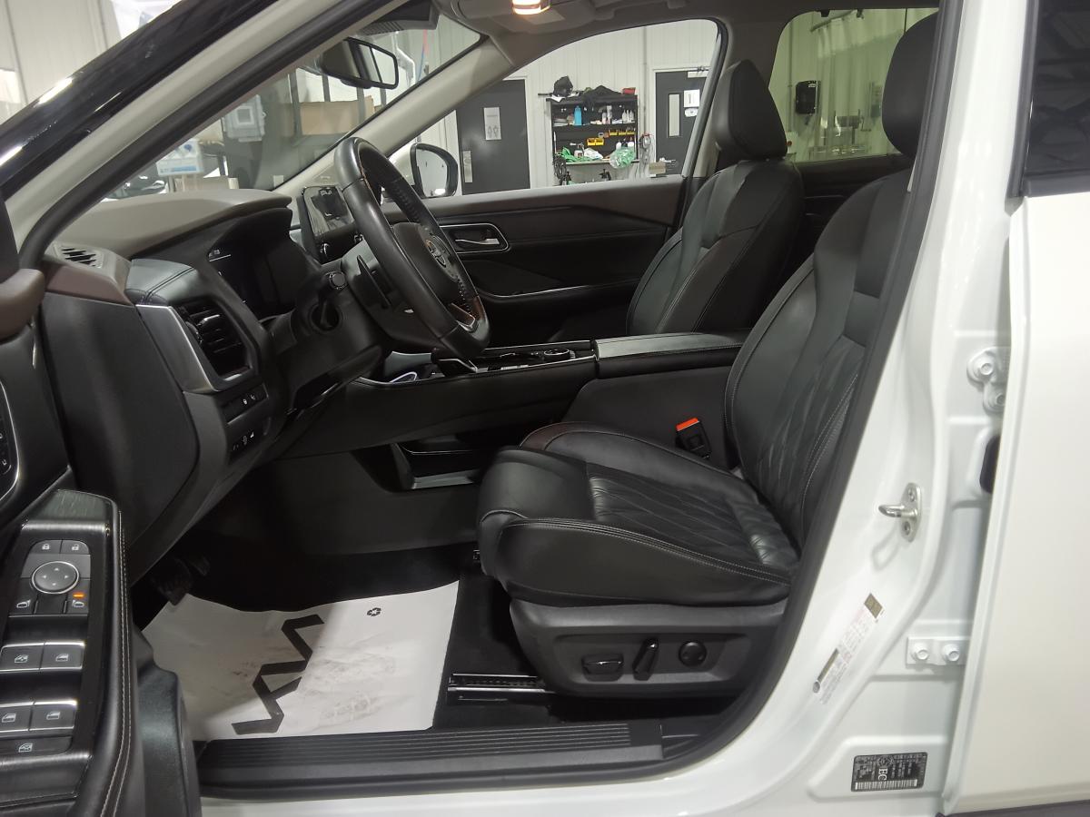 2023 Nissan Rogue - Image 13