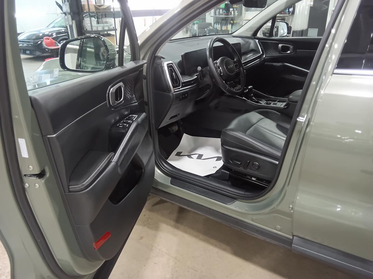 2024 Kia Sorento - Image 13