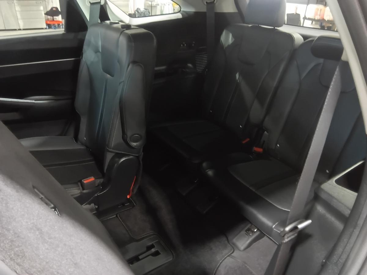 2024 Kia Sorento - Image 23
