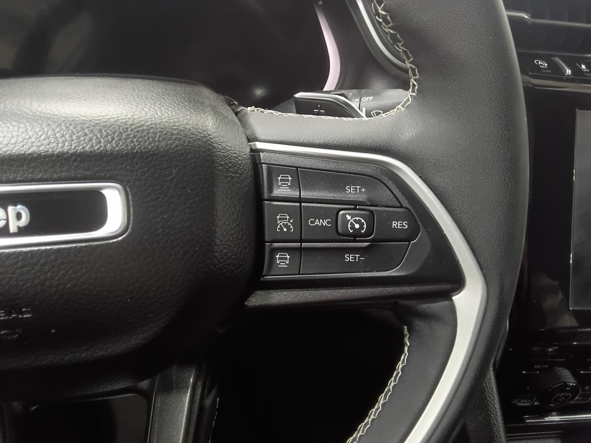 2023 Jeep Grand Cherokee - Image 30