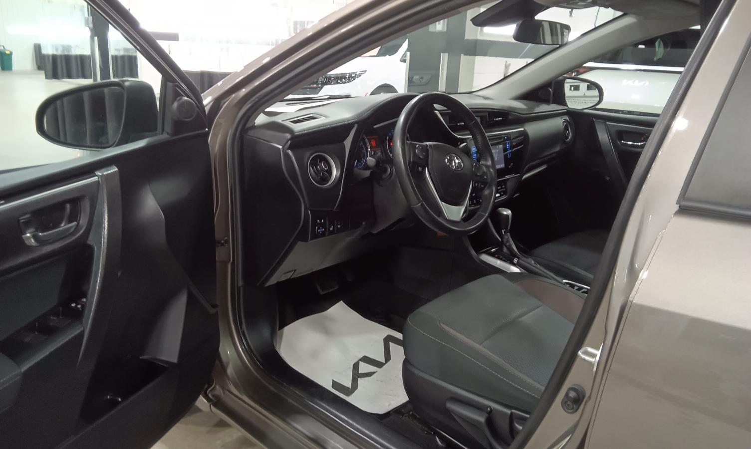 2019 Toyota Corolla - Image 12
