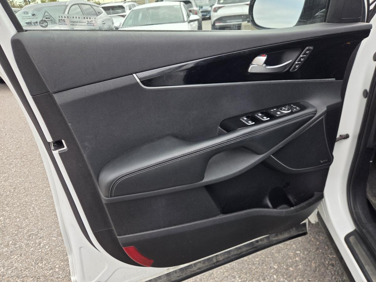 2016 Kia Sorento - Image 8