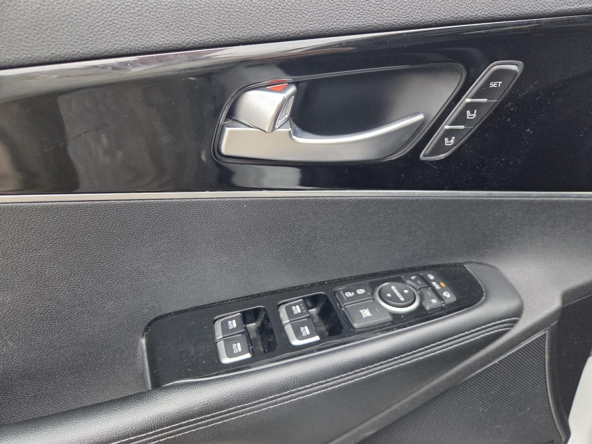 2016 Kia Sorento - Image 9