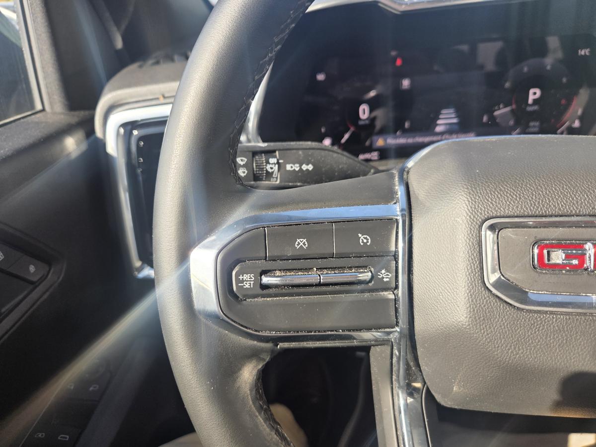 2025 GMC Canyon - Image 17